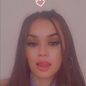 Meet your Posher, Esmi